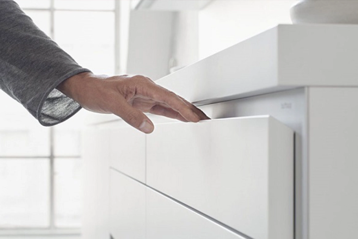 دستگیره مخفی برای کابینت مدرن سفید