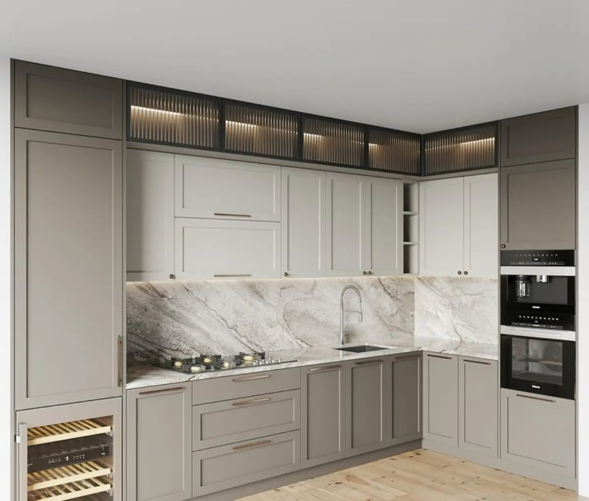 کابینت نئوکلاسیک سفید طوسی شیکر استایل با صفحه کابینت سفید و بین‌کابینتی سنگی