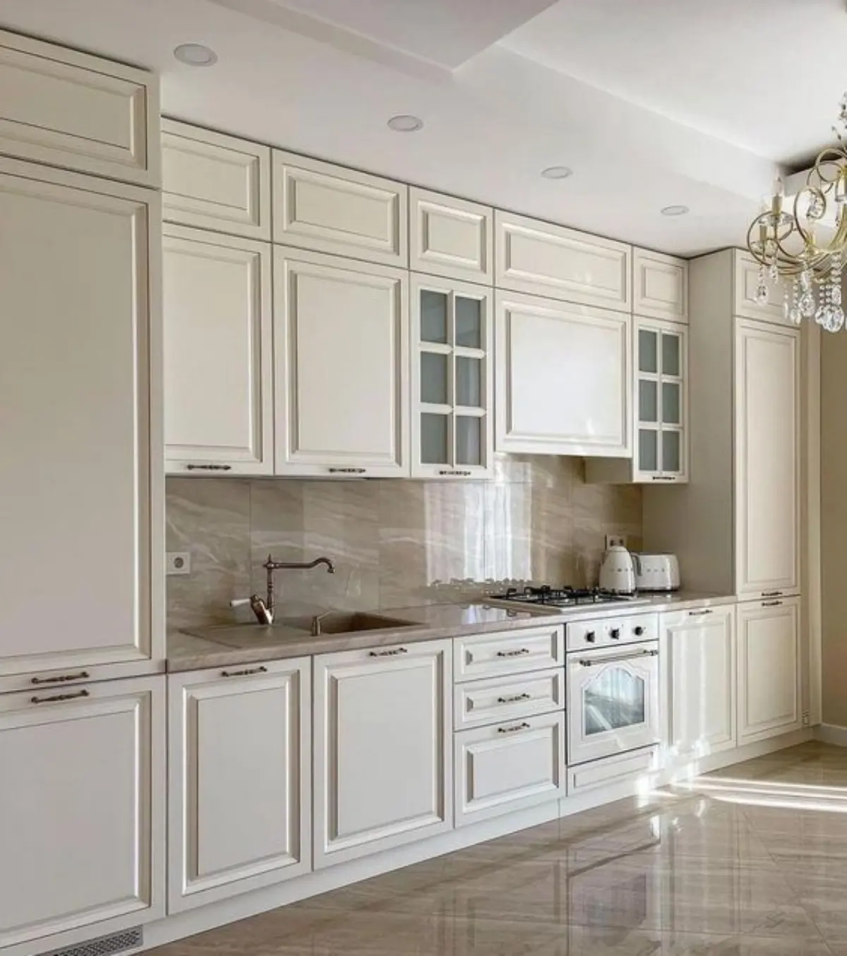 کابینت نئوکلاسیک سفید