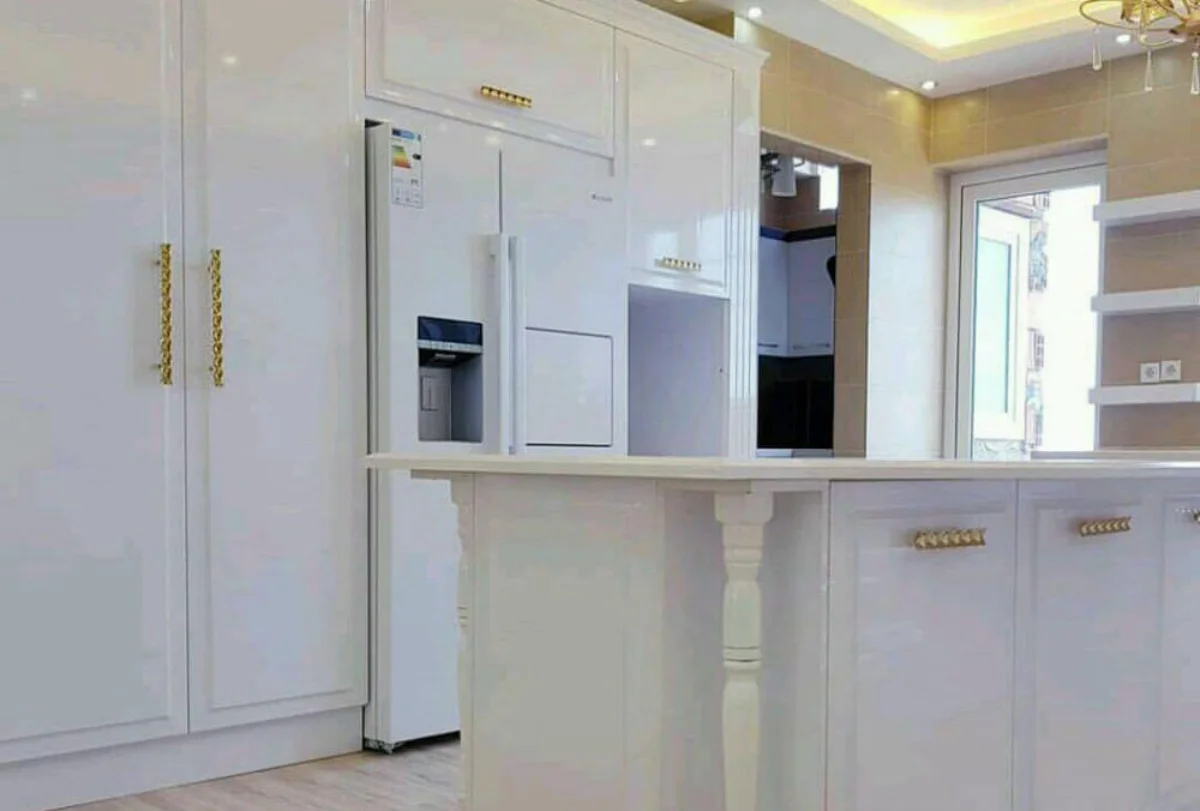 جزئیات لبه‌کاری دقیق و طراحی خاص کابینت انزو