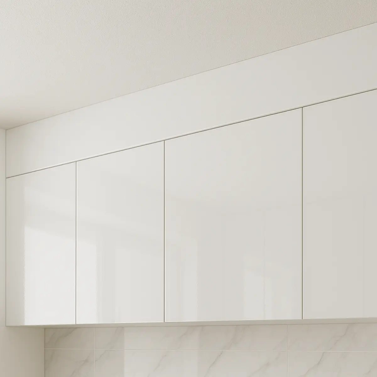 تاج سفید کابینت هایگلاس ساده و براق