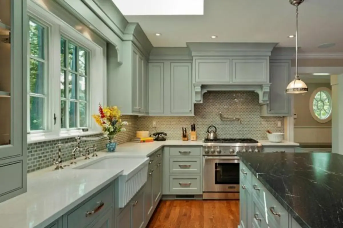 کابینت نئوکلاسیک طوسی پلی اورتان با دستگیره استیل