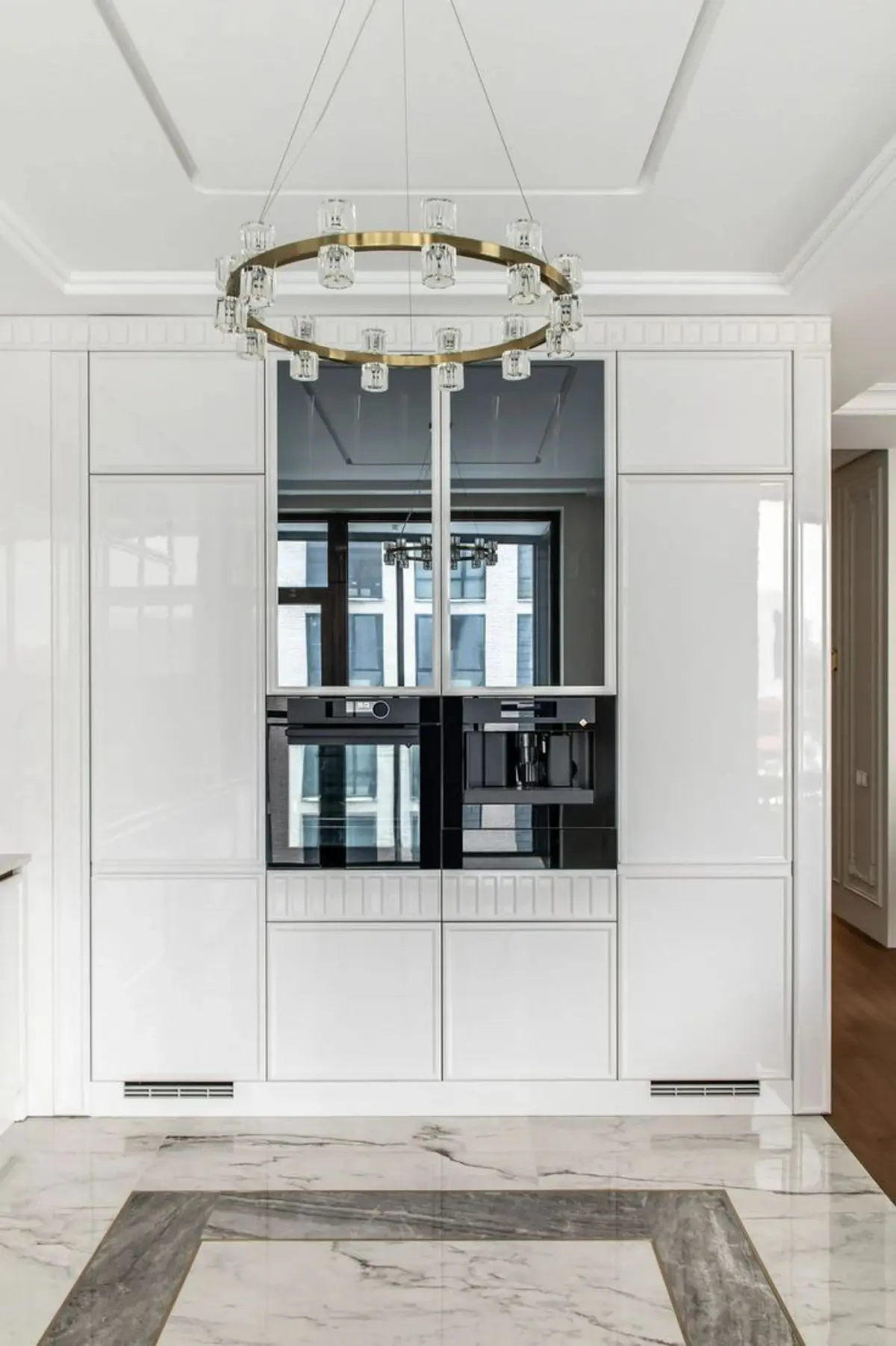 کابینت پولیشی سفید نئوکلاسیک براق