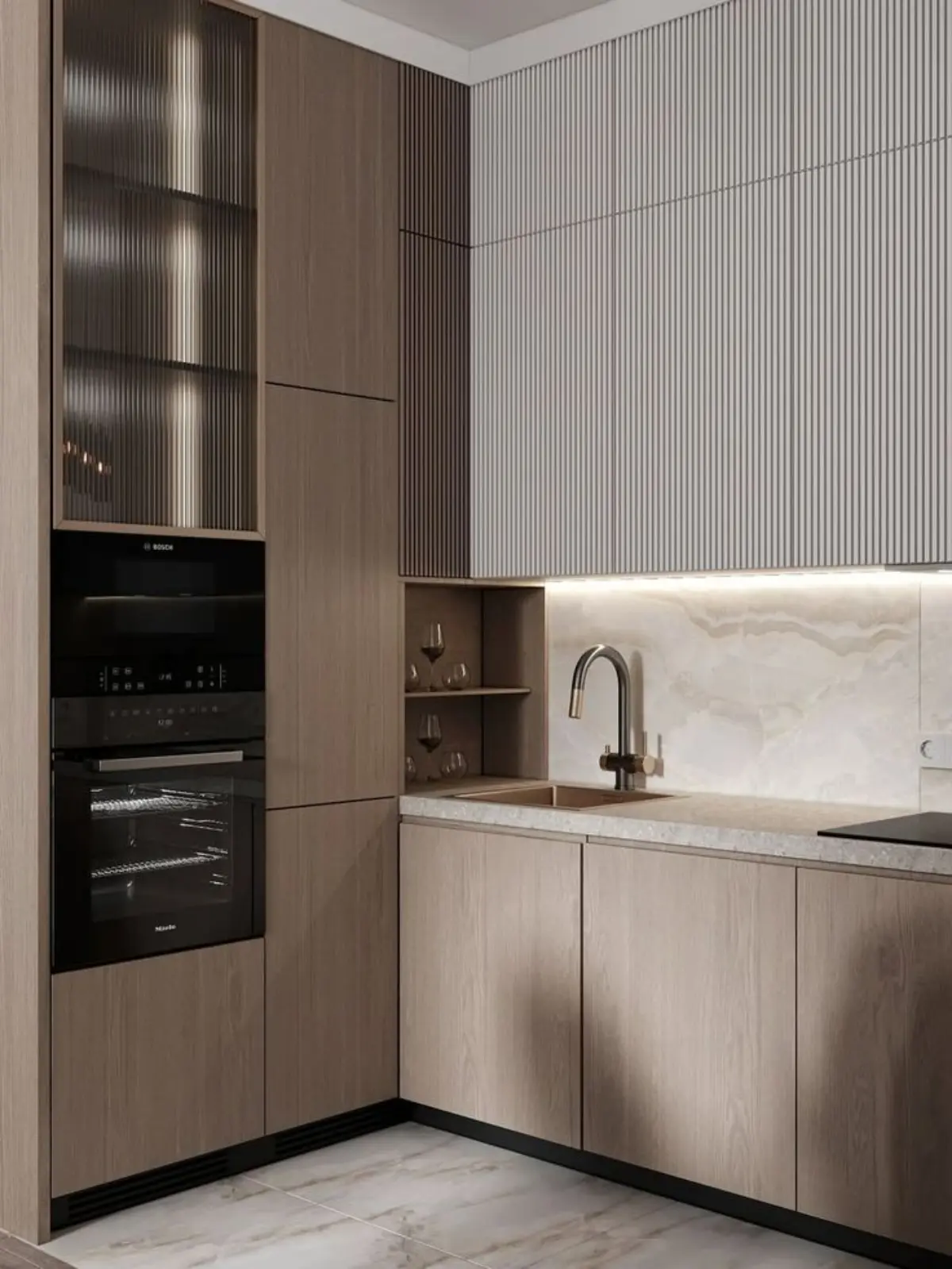 کابینت مدرن چوبی و سفید با بین‌کابینتی سنگی