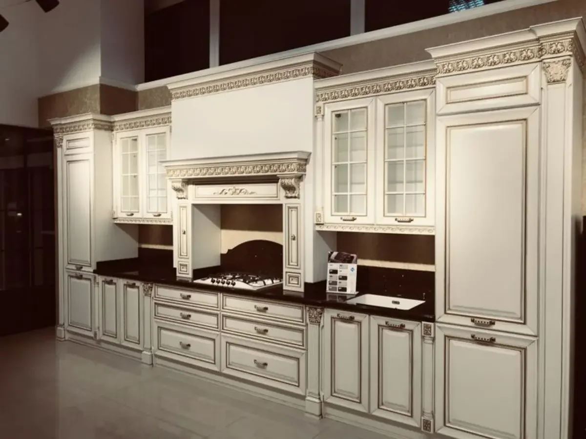 کابینت ممبران سلطنتی کرم با دستگیره های کلاسیک