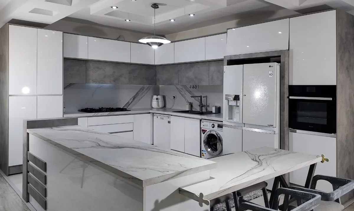 کابینت هایگلاس سفید طوسی